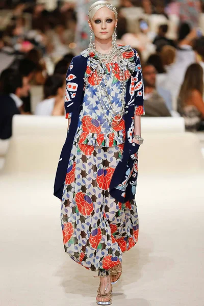Look 48